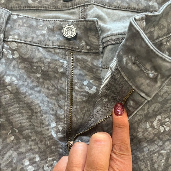 Talbots Jegging Jeans Pockets Casual Stretch Denim Leopard Print Gray Size 8P - Picture 8 of 12